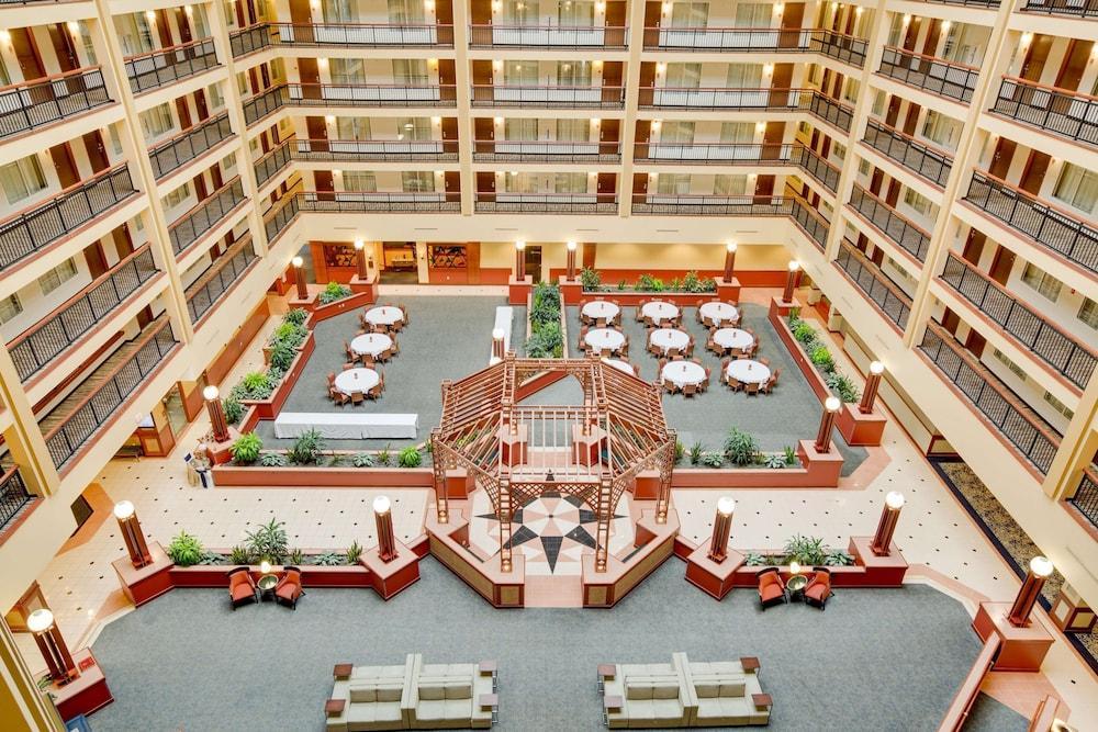 Embassy Suites By Hilton Cleveland Rockside Independence Exterior foto