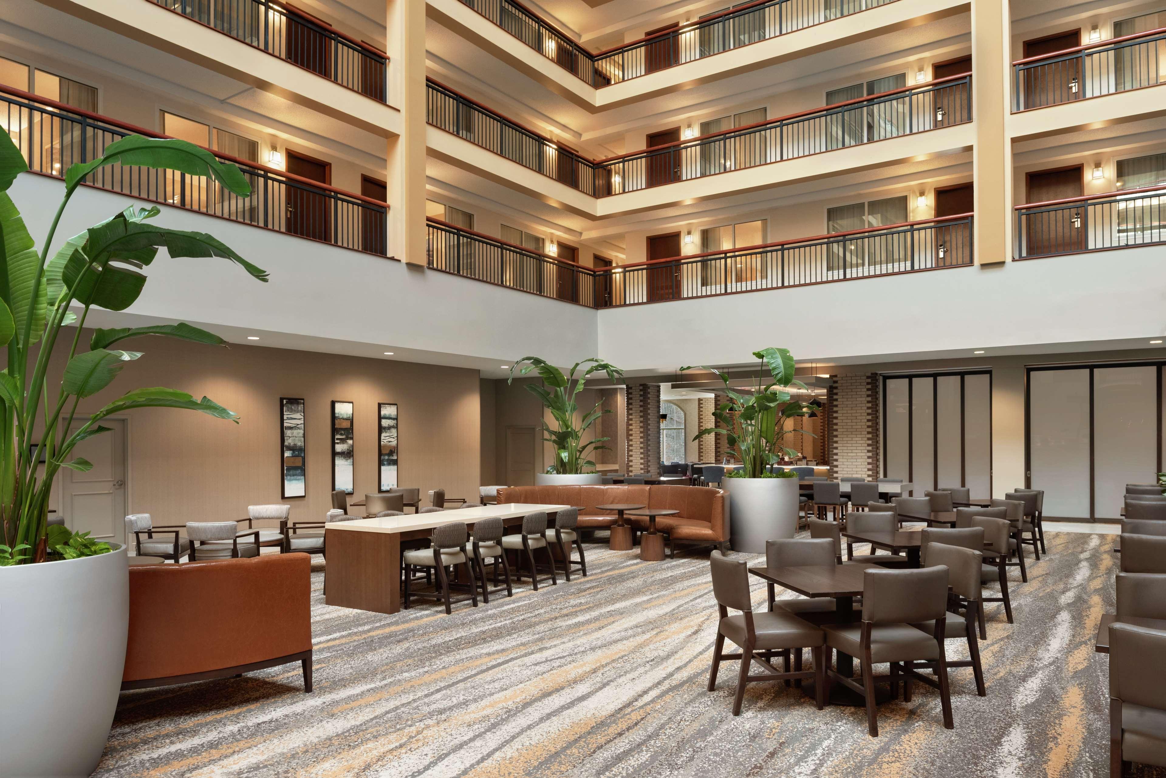 Embassy Suites By Hilton Cleveland Rockside Independence Exterior foto