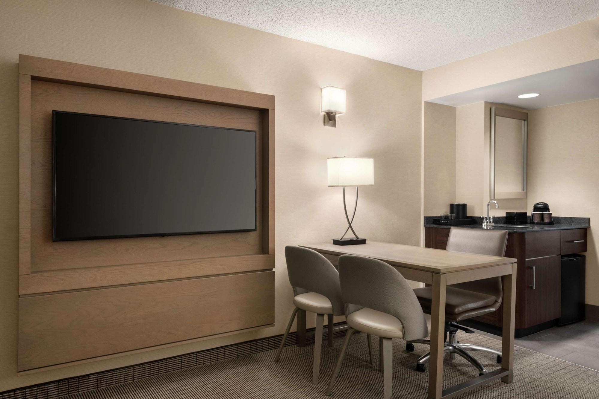 Embassy Suites By Hilton Cleveland Rockside Independence Exterior foto