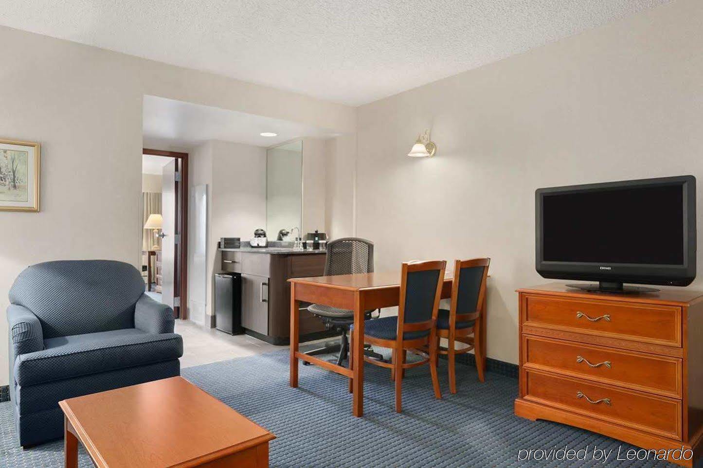 Embassy Suites By Hilton Cleveland Rockside Independence Exterior foto